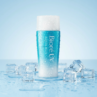 Bioré UV Aqua Rich Watery Gel – textură apoasă și răcoritoare, protecție solară SPF50+ cu acid hialuronic