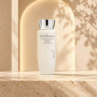 Sulwhasoo Lumiwise Brightening Emulsion 25 ml pe travertin cu lumină caldă
